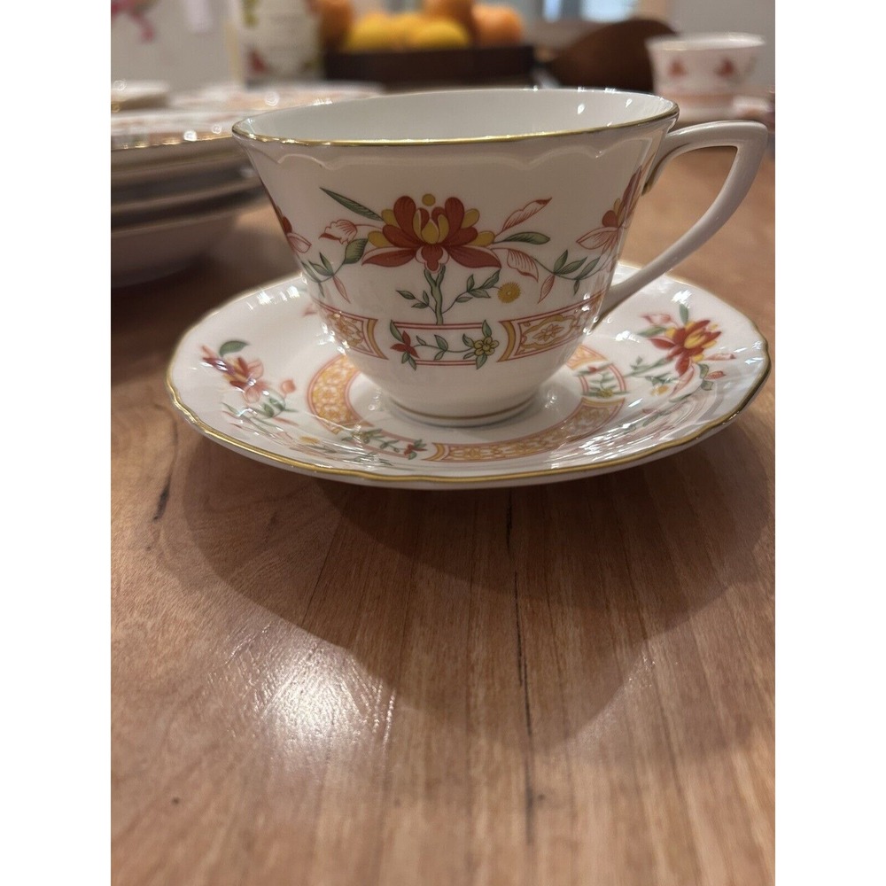 Royal Worcester CHAMBERLAIN Orange Bone China Tea‎ Cup & Saucer - Mint Condition